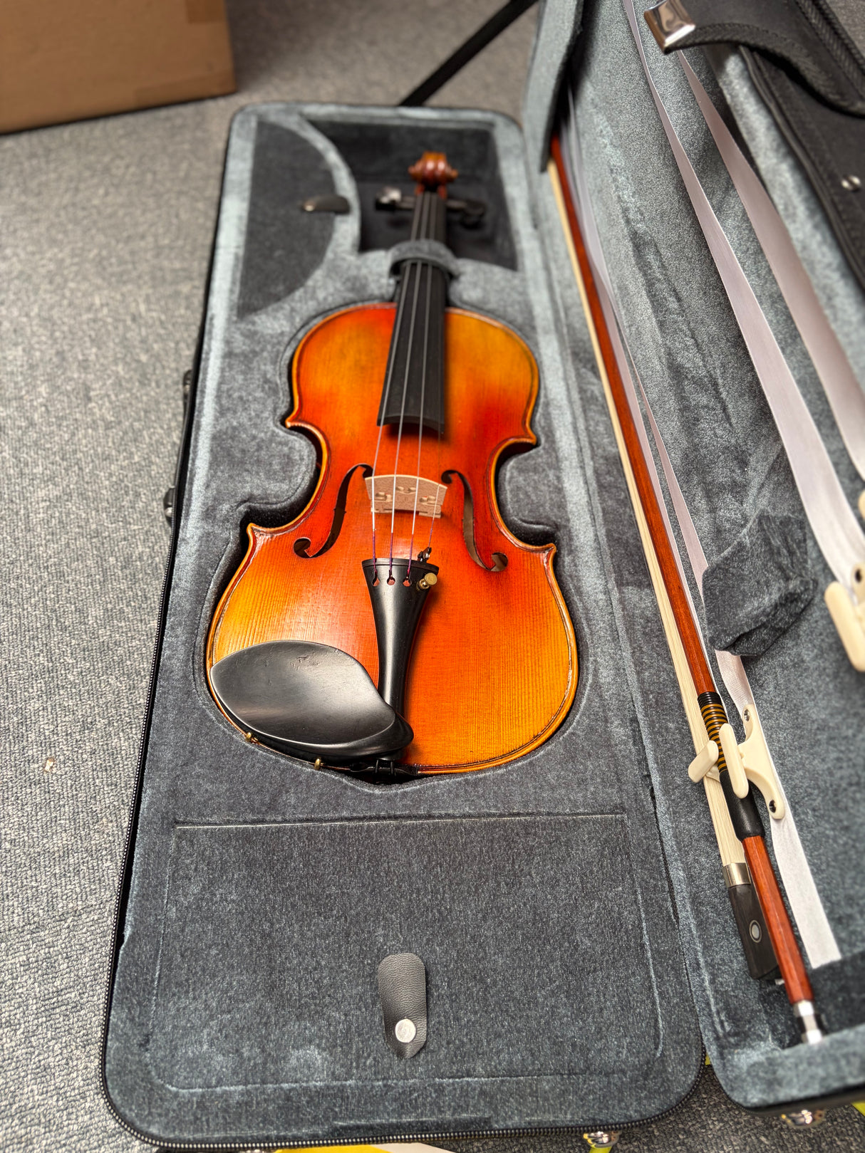 Hidersine Venezia Violin Outfit 4/4 B Stock