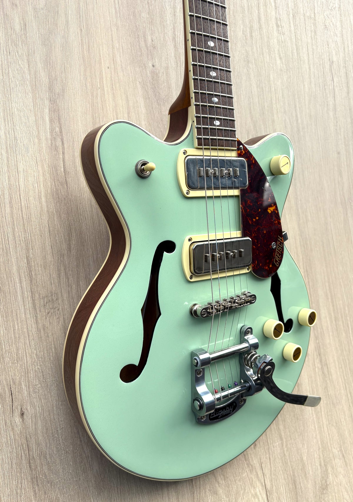 Gretsch G2655T-P90 Streamliner Center Block Jr. Double-Cut With Bigsby Two-Tone Mint Metallic