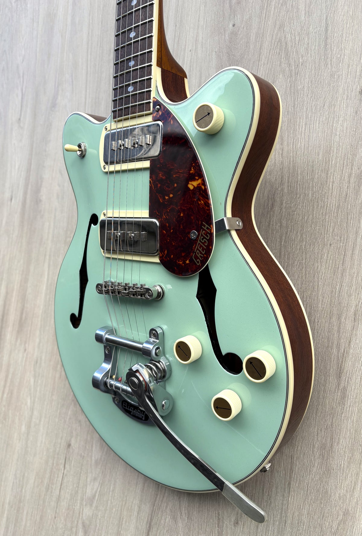 Gretsch G2655T-P90 Streamliner Center Block Jr. Double-Cut With Bigsby Two-Tone Mint Metallic