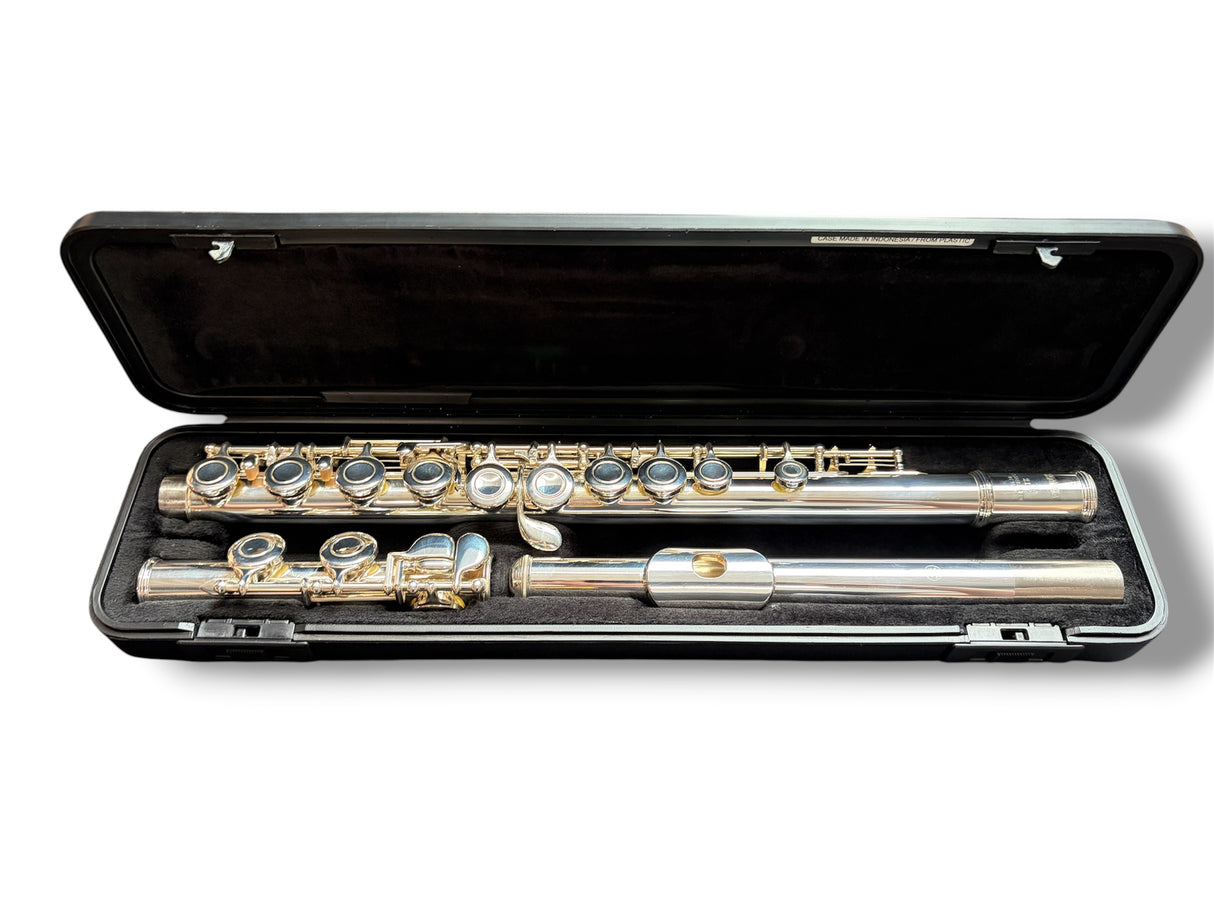 Yamaha YFL211 Flute Outfit