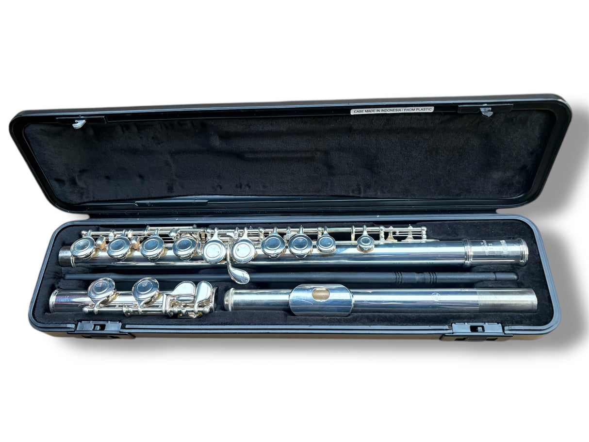 Yamaha YFL211 Flute Outfit