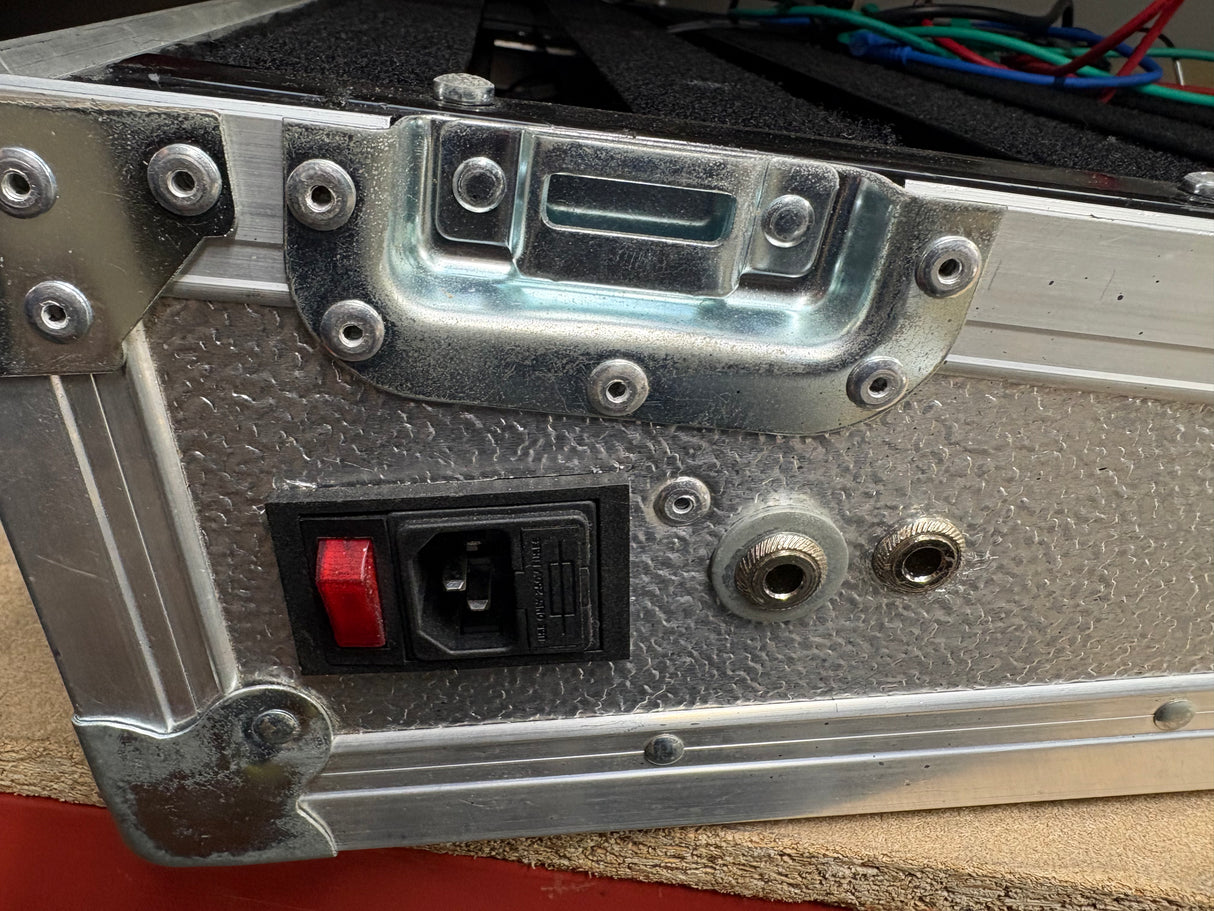 Powered Pedal Board including Voodoo Labs Mondo power supply