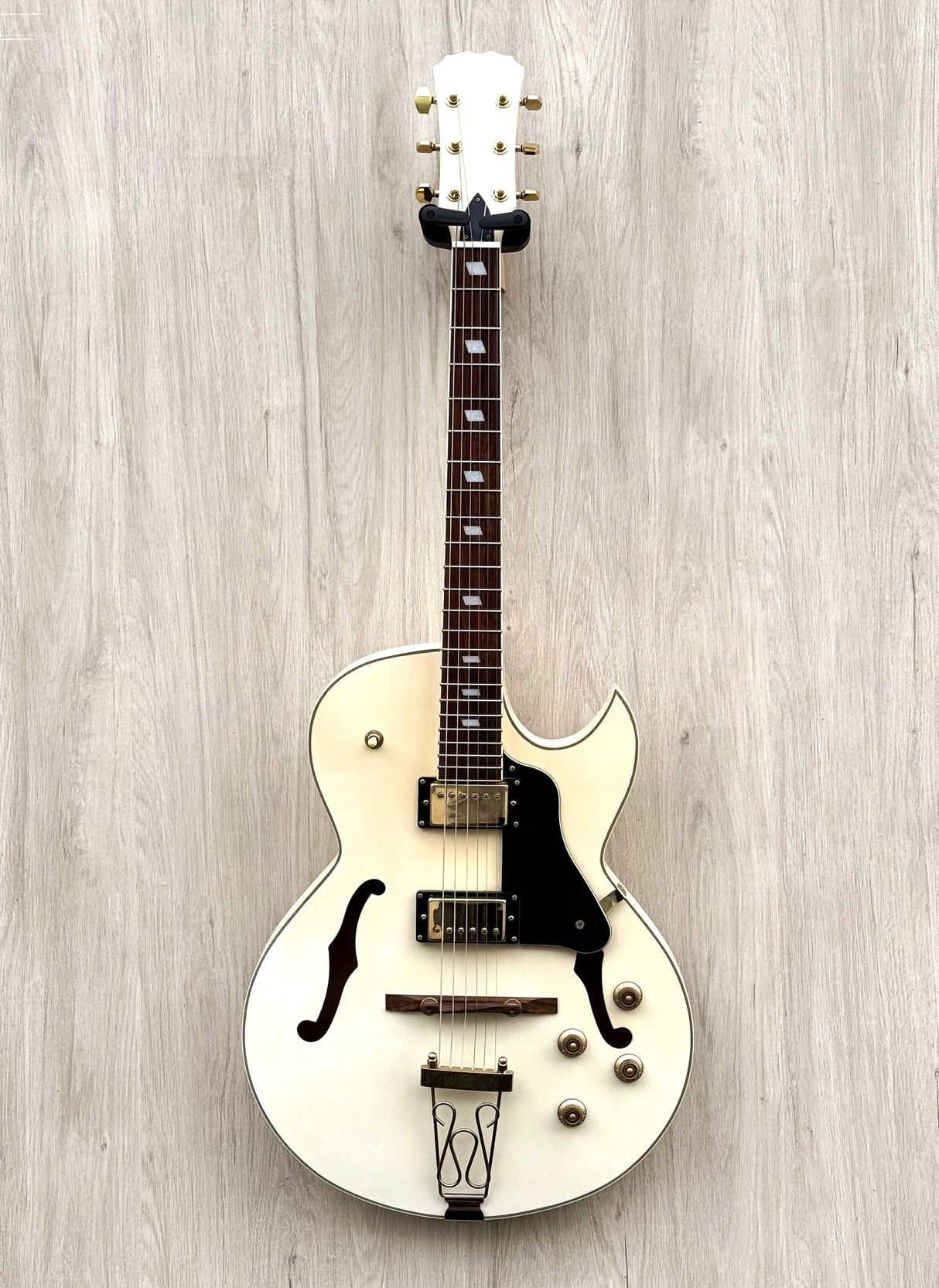 Rockburn Hollow Body - White