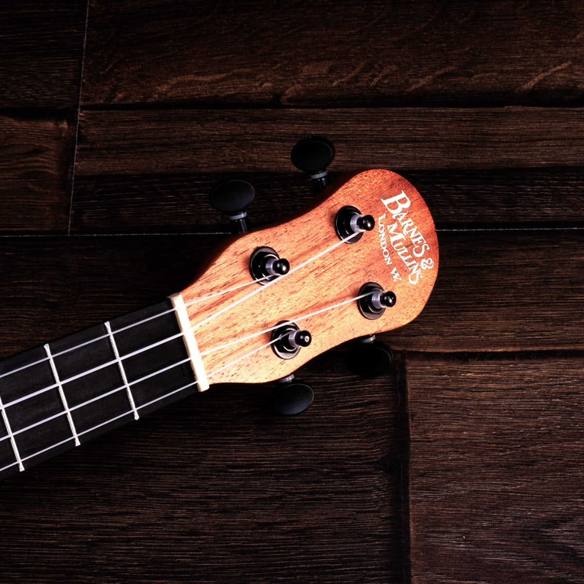 Barnes And Mullins BMUK6T Ukulele Tenor - Spruce