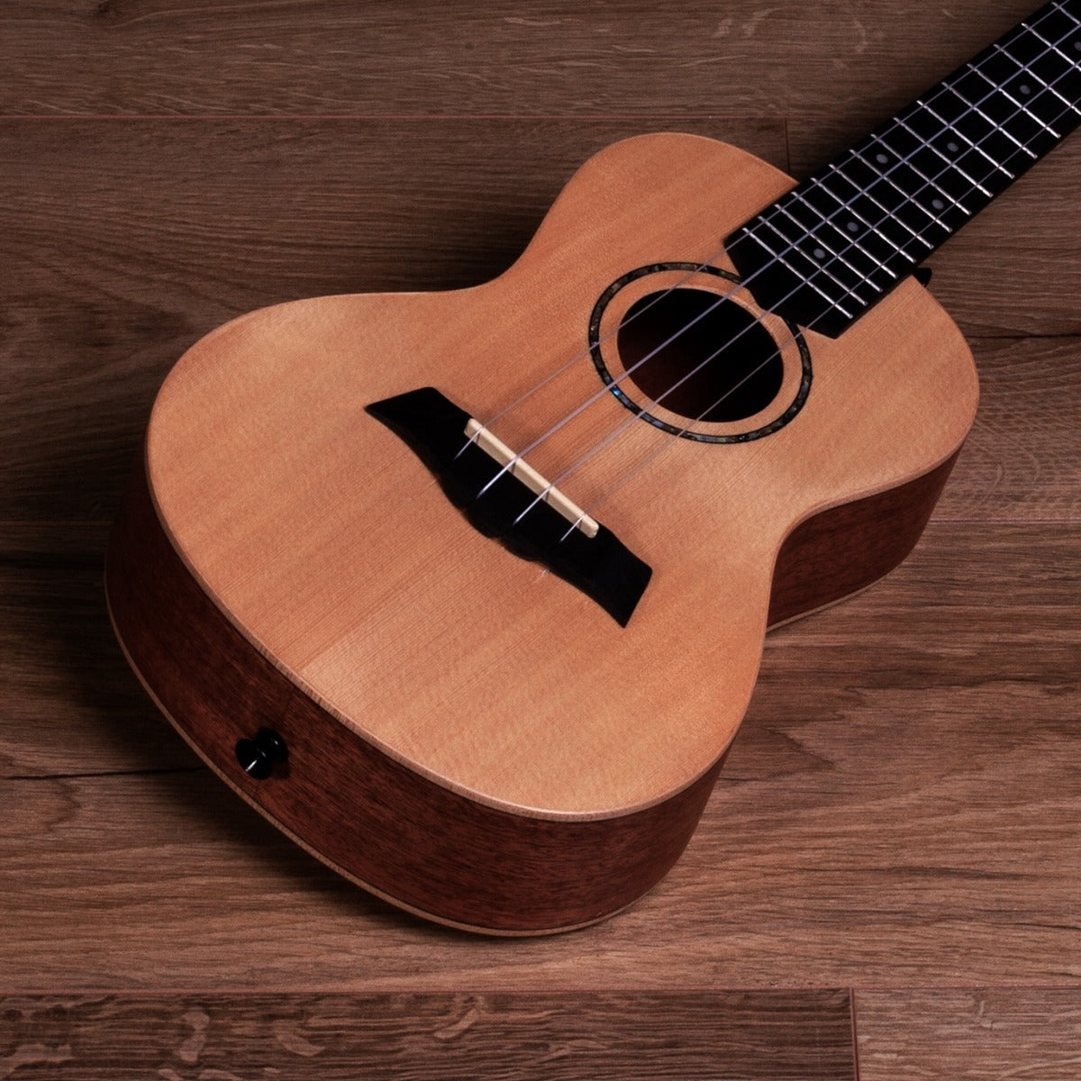 Barnes And Mullins BMUK6C Ukulele Concert - Spruce