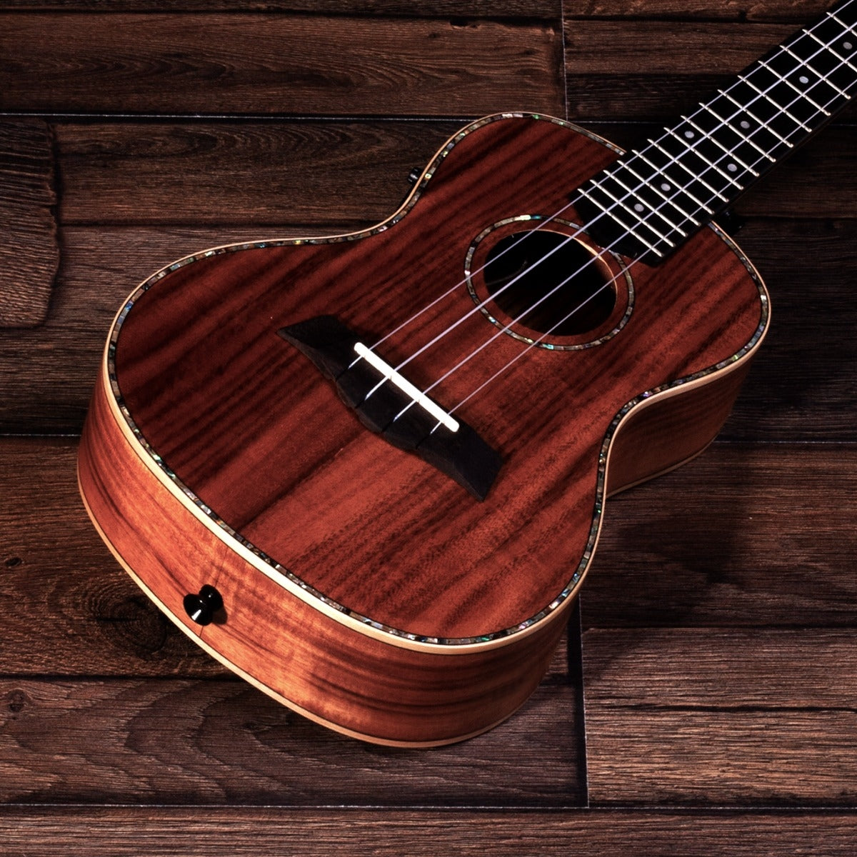 Barnes And Mullins BMUK7C Concert Ukulele Koa