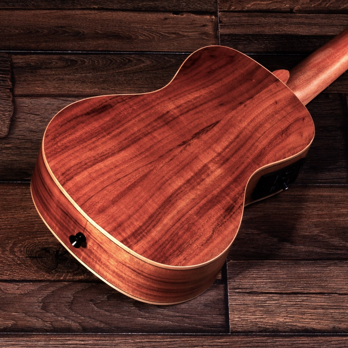 Barnes And Mullins BMUK7CE Ukulele Concert Electro - Koa