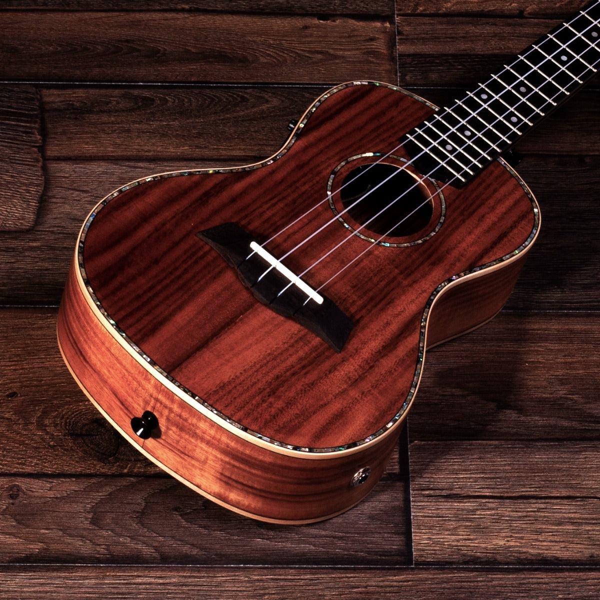 Barnes And Mullins BMUK7CE Ukulele Concert Electro - Koa