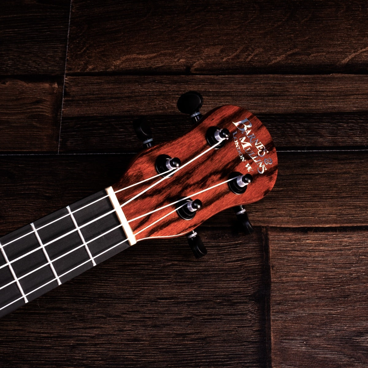 Barnes And Mullins BMUK8C Ukulele Concert - Becote