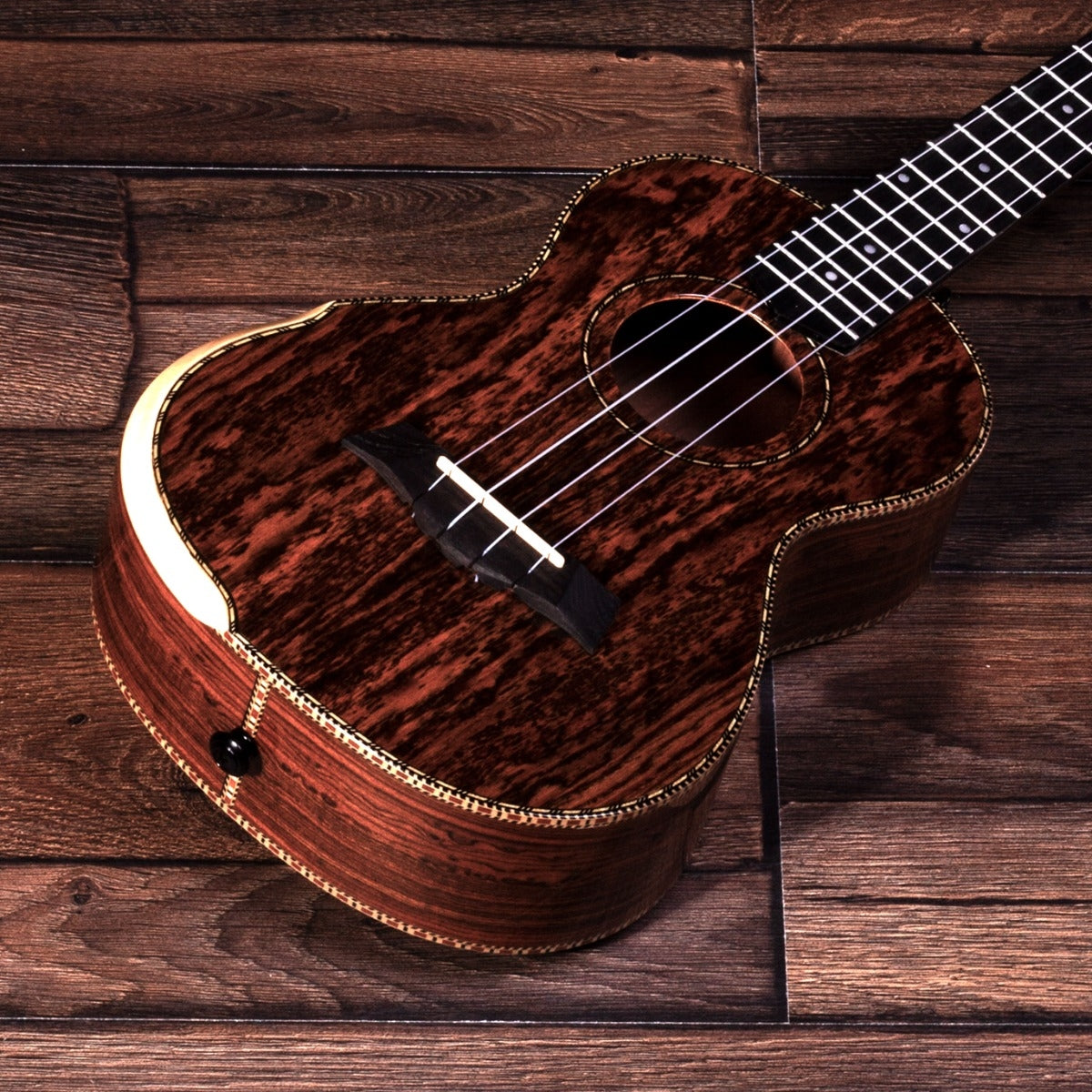 Barnes And Mullins BMUK8T Ukulele Tenor - Becote