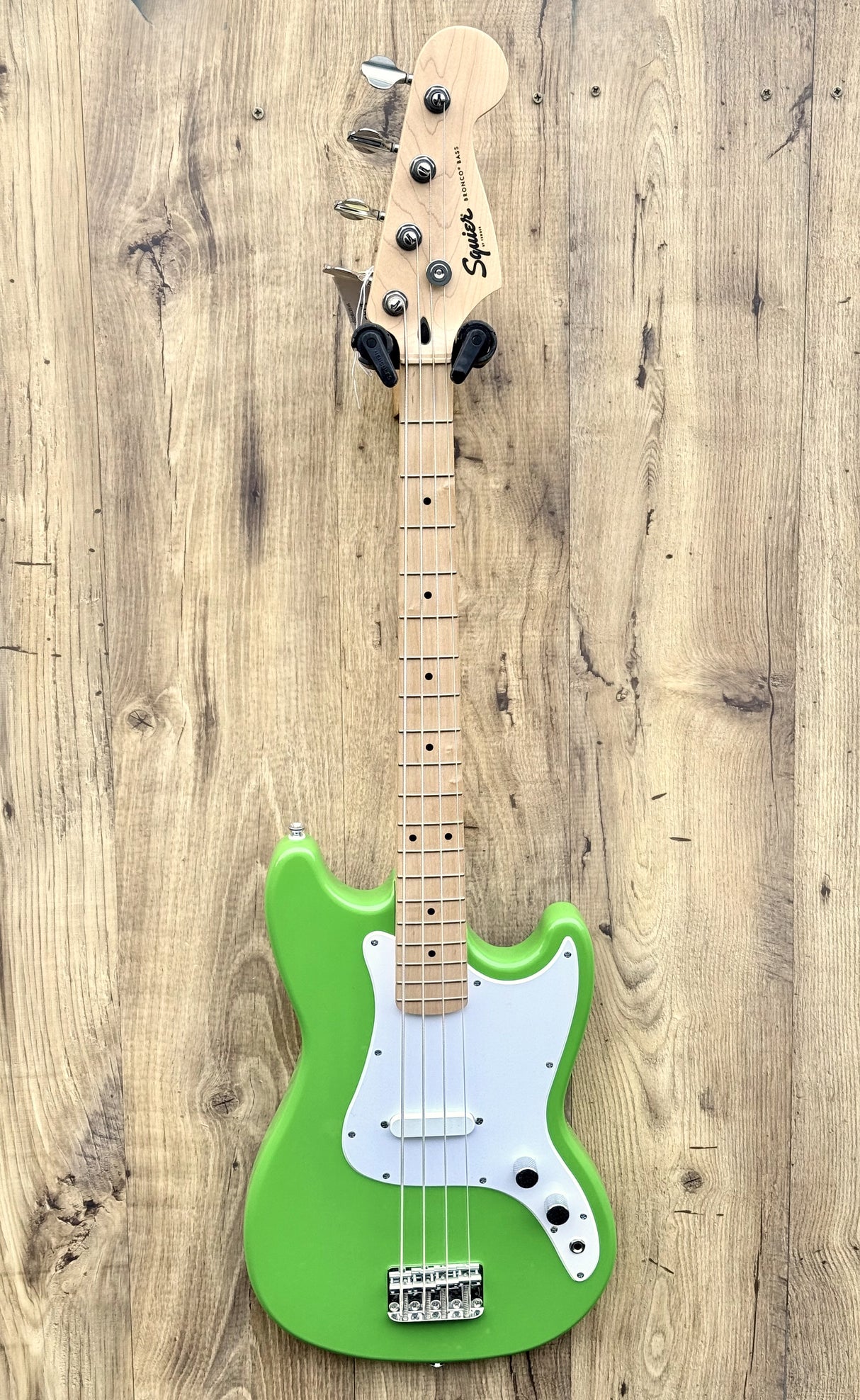 Squier FSR Limited Edition Sonic Bronco Bass Lime Green 2024
