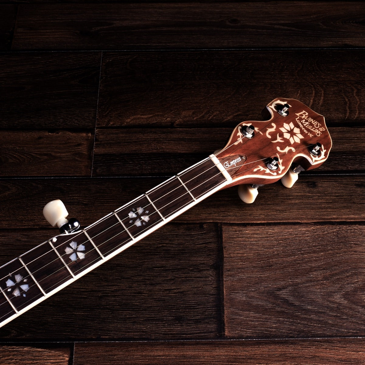 Barnes And Mullins Banjo 5 String Empress Model