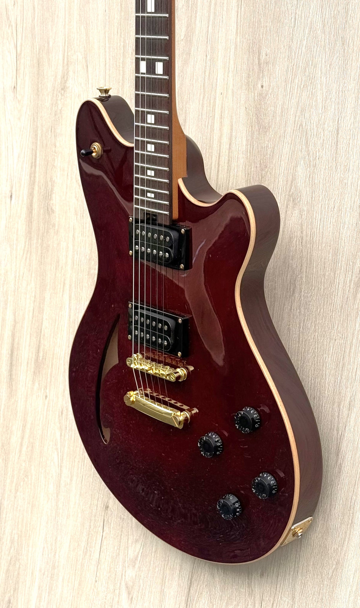 EVH SA-126 Standard Wine Red 2025