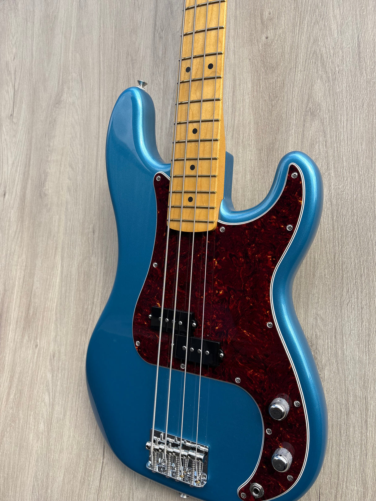 Fender American Professional Percision Bass 2025 Lake Placid Blue