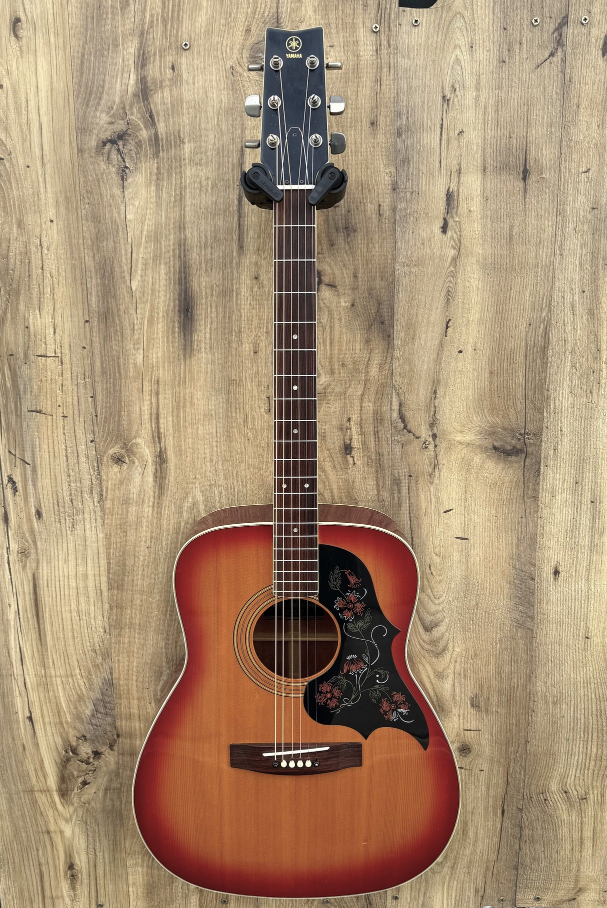 Yamaha FG295S Dreadnought 1970s Black Label - Cherry Sunburst