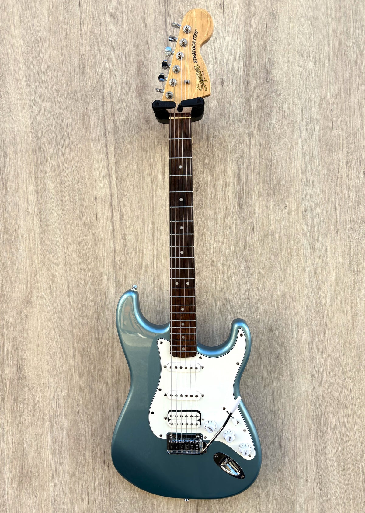 Squier FSR Affinity Stratocaster HSS LRL Ice Blue Metallic 2022