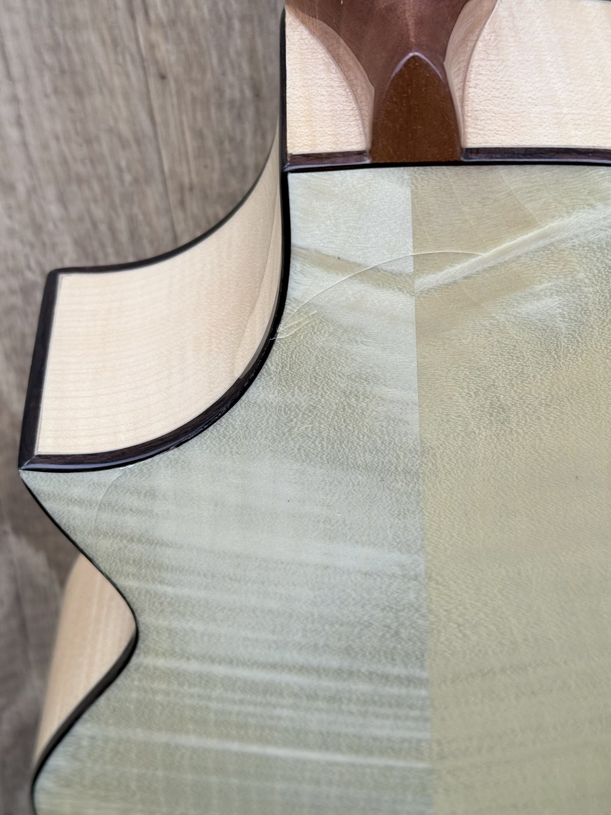 Isuzi SST-IT Tenor Ukulele