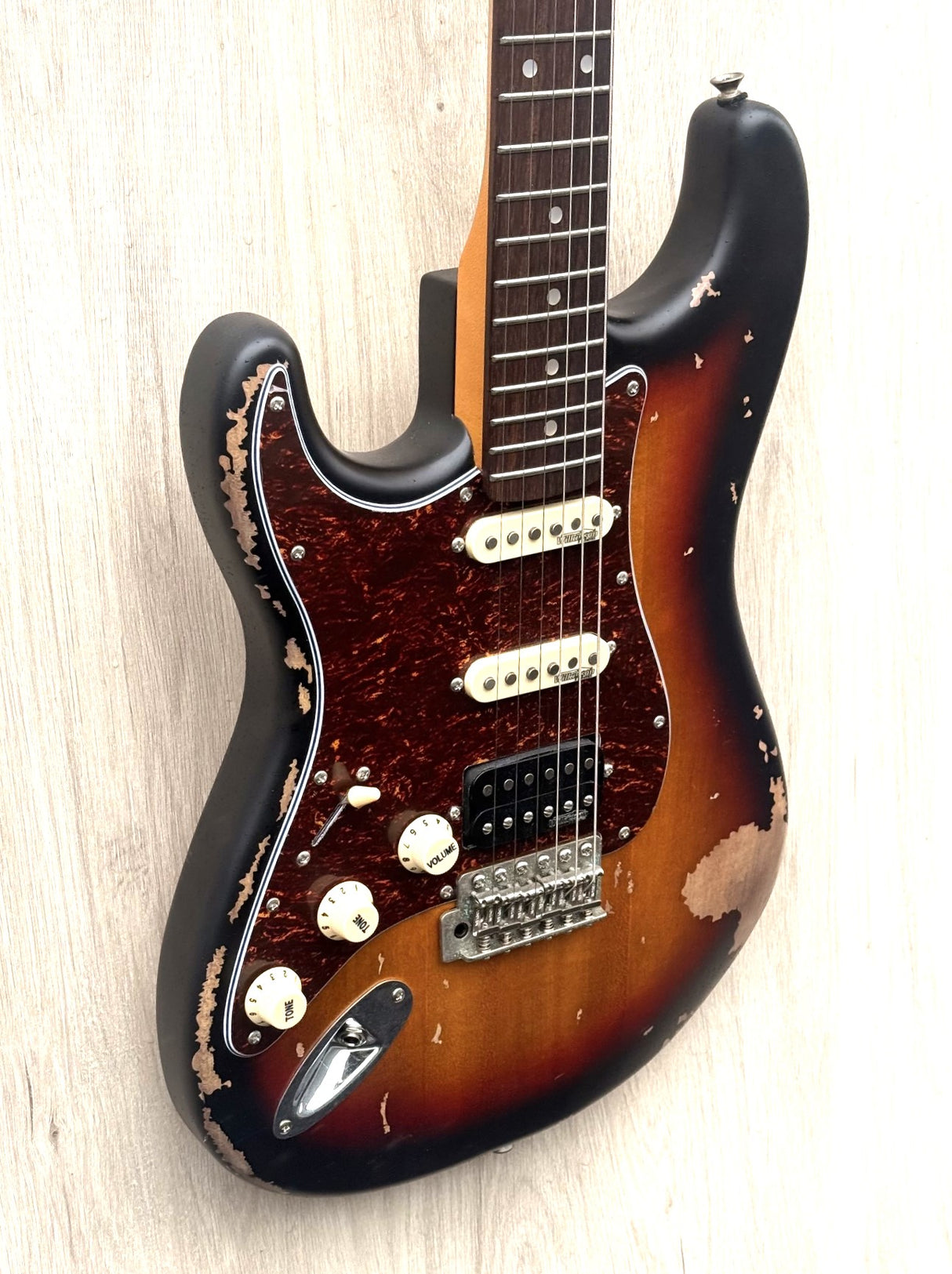 Vintage V6 Icon Distressed Left Hand Three Tone Distressed Sunburst