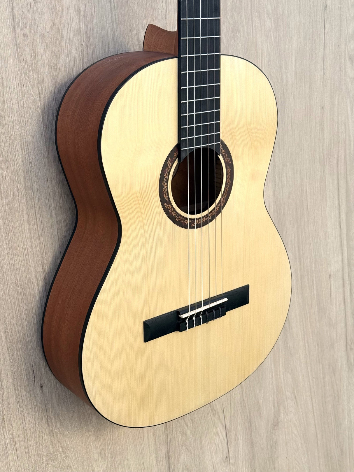 Vintage Historic Series Nylon Classical Natural 4/4