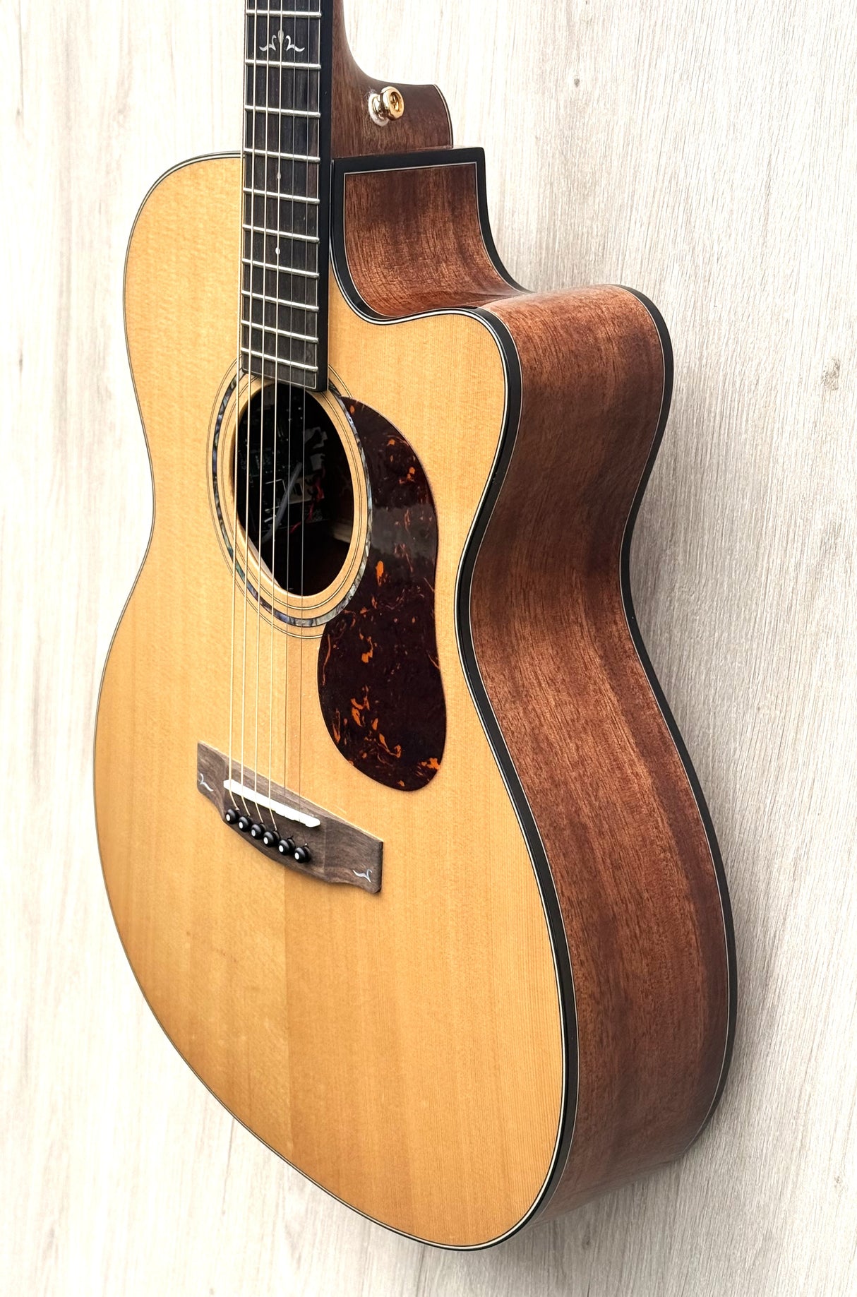Cort Gold OC6 Natural