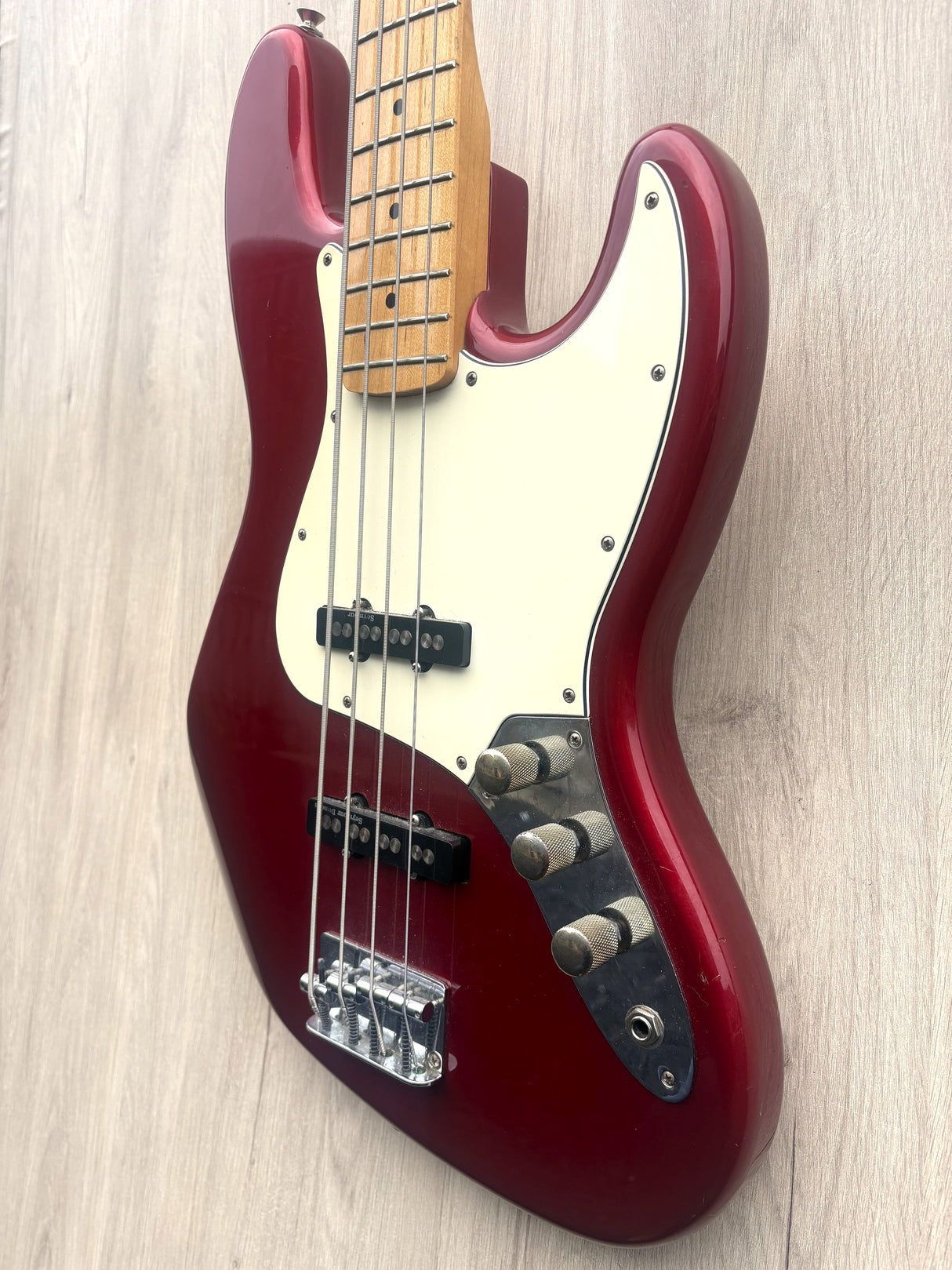 Fender Standard Jazz Bass 2015 Candy Apple Red