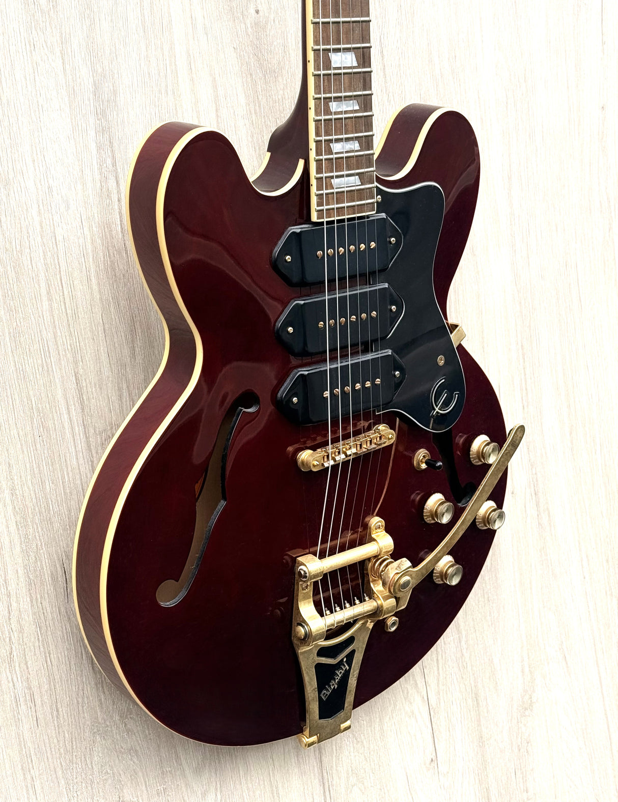 Epiphone Riviera P93 Wine Red