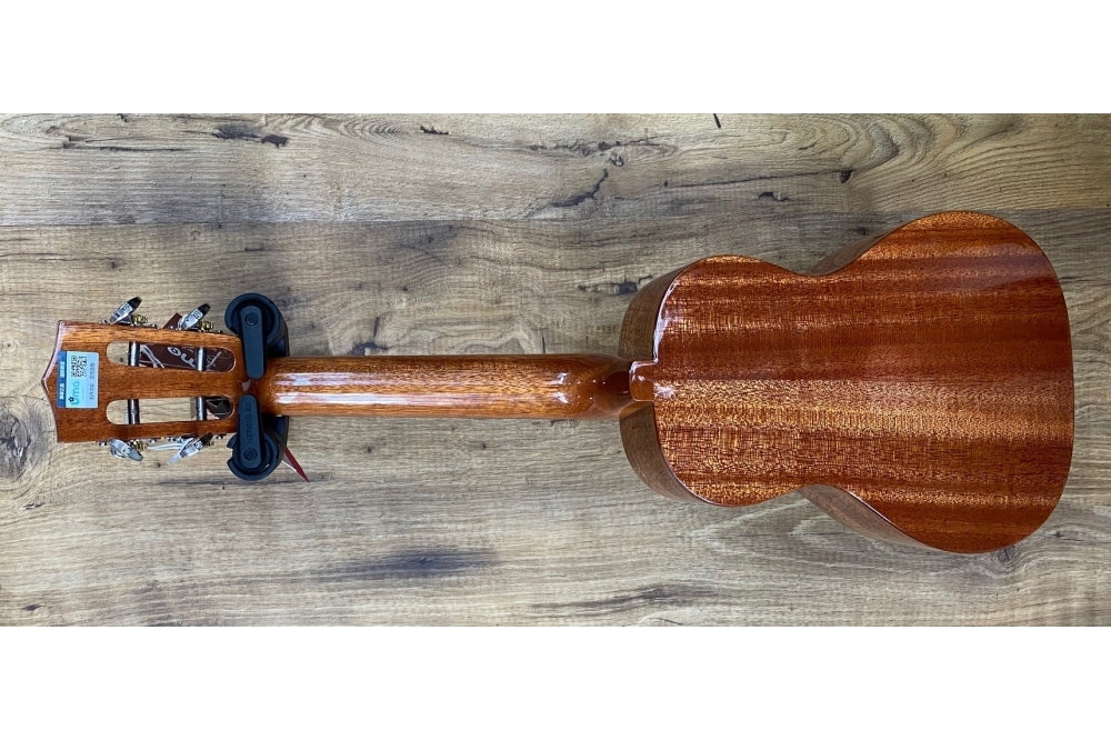 Uma UK-20SC Solid Mahogany Concert