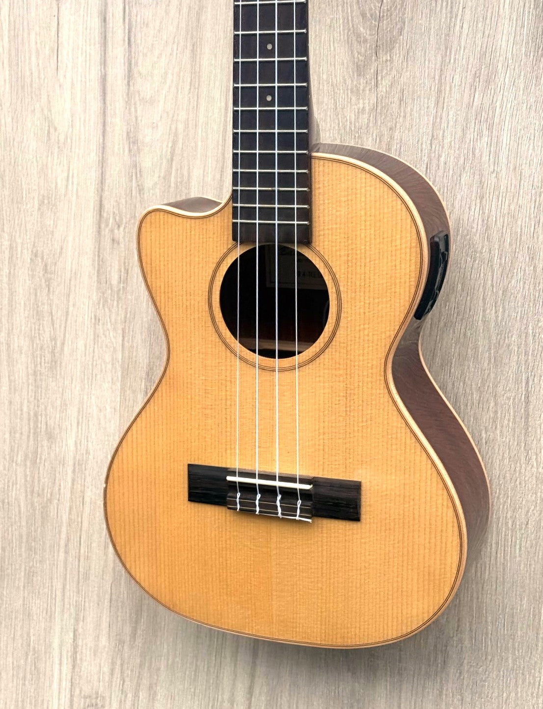 Way Huge UR4TCE Tenor Electro-Acoustic Ukulele Left Hand