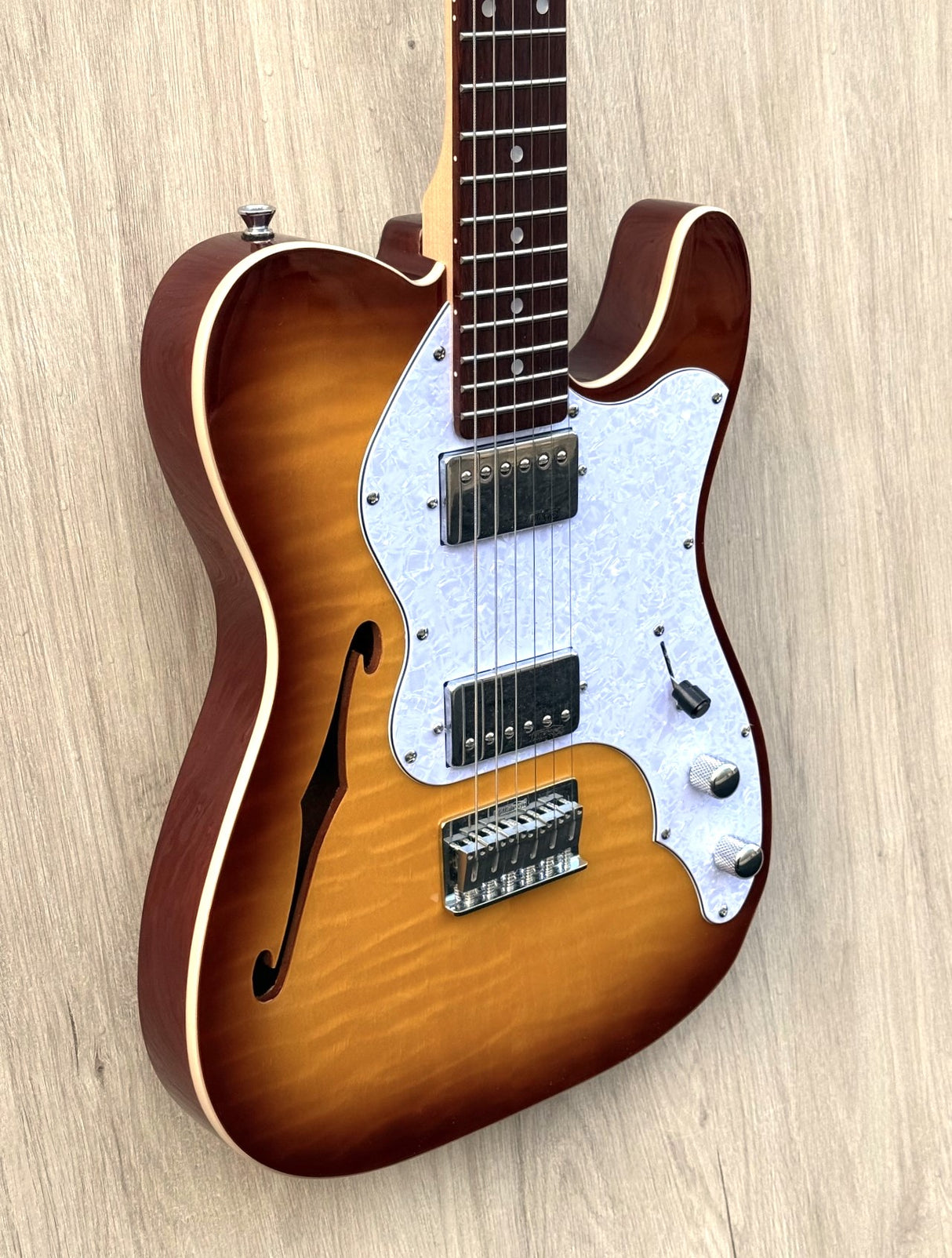 Vintage V72 Reissued Thinline Sunburst
