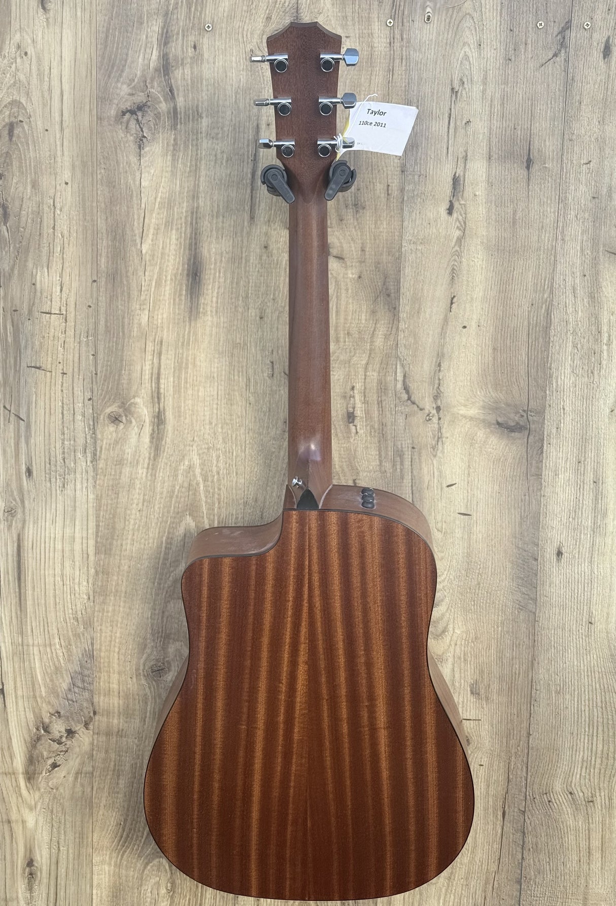 Taylor 110ce Dreadnought Electro-Acoustic 2011