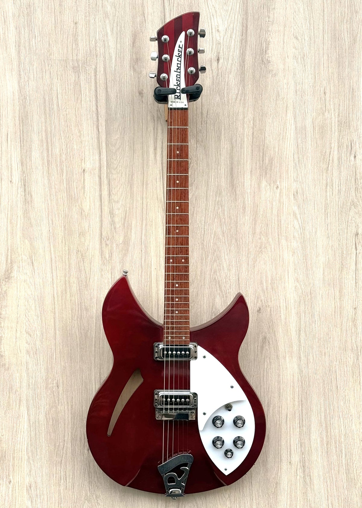 Rickenbacker 330 Ruby Red 2003