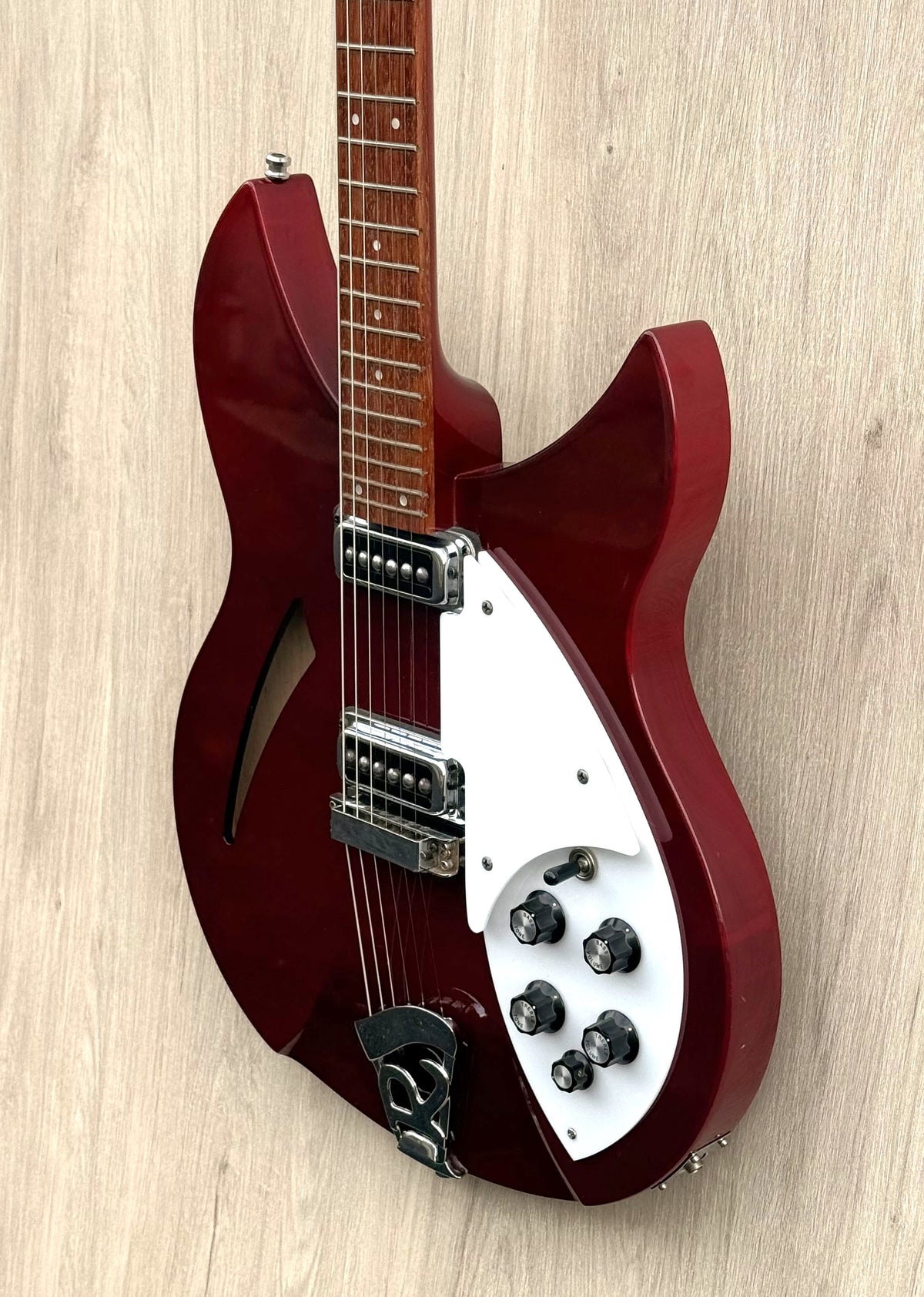 Rickenbacker 330 Ruby Red 2003