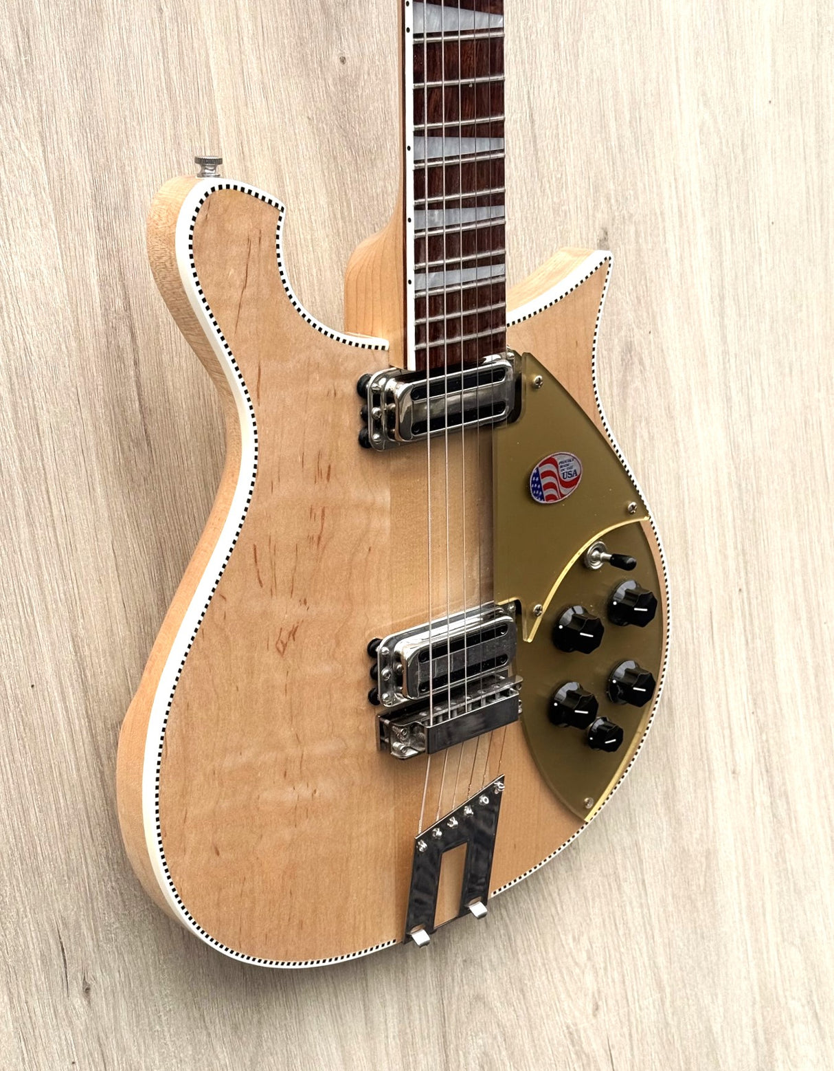 Rickenbacker 660 Mapleglo