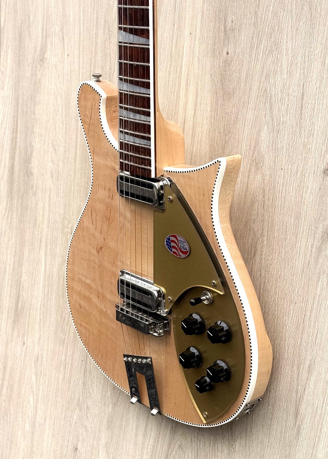 Rickenbacker 660 Mapleglo