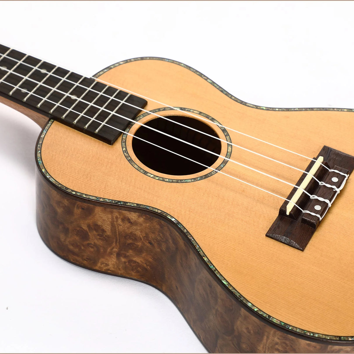 Snail UKC-AR400 - Solid Spruce Concert Ukulele
