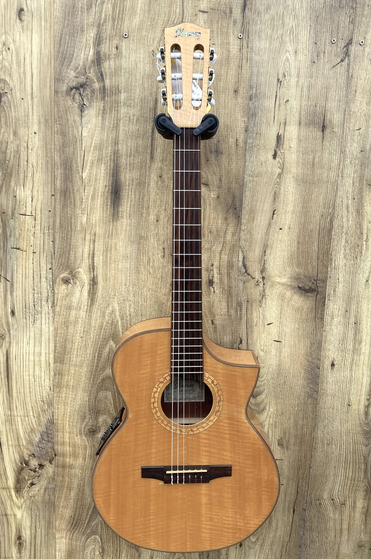 Ibanez EWN30SYE-NT Nylon Exotic Wood Electro-Classical Guitar