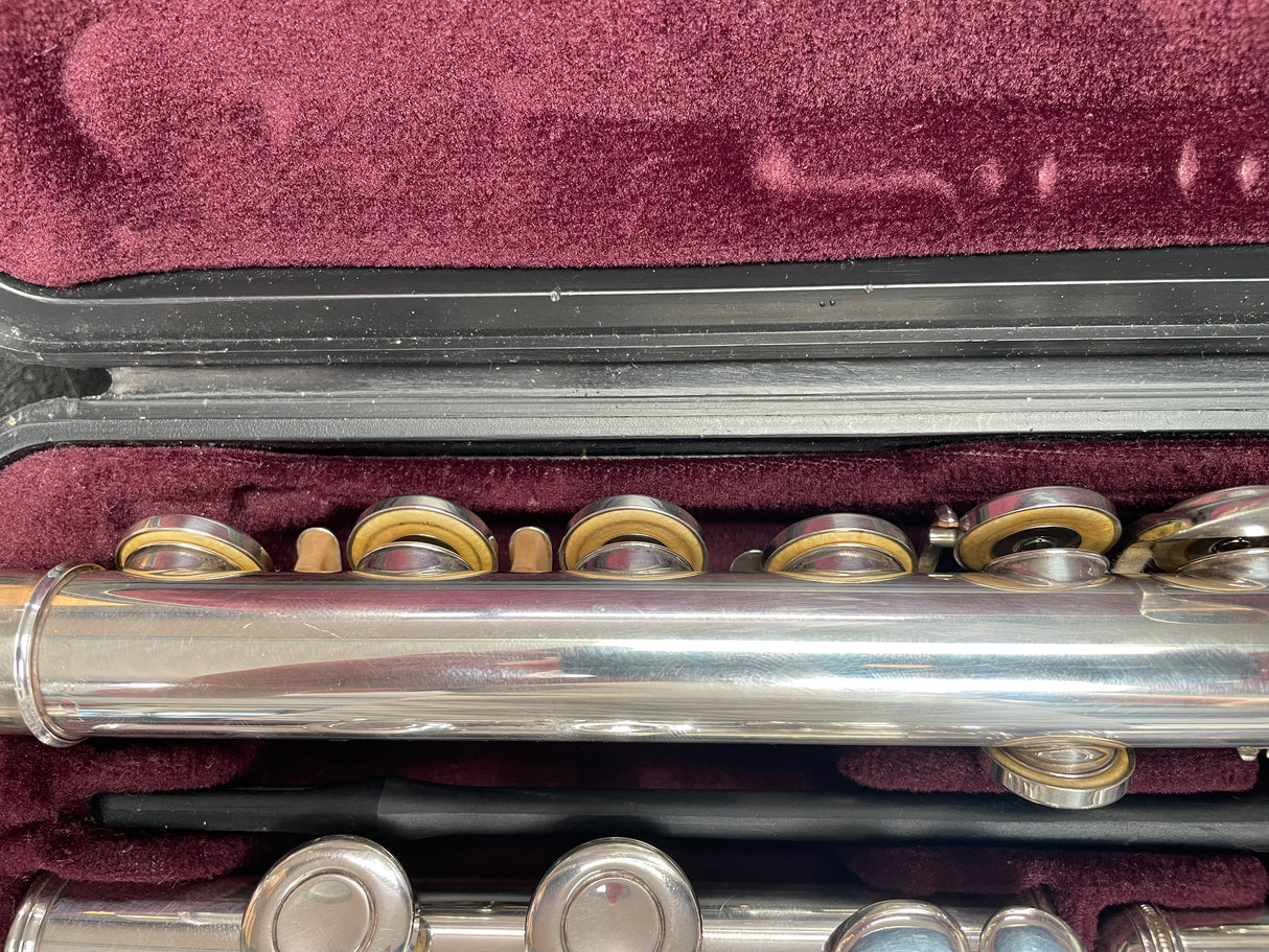 Yamaha YFL211 Flute Outfit