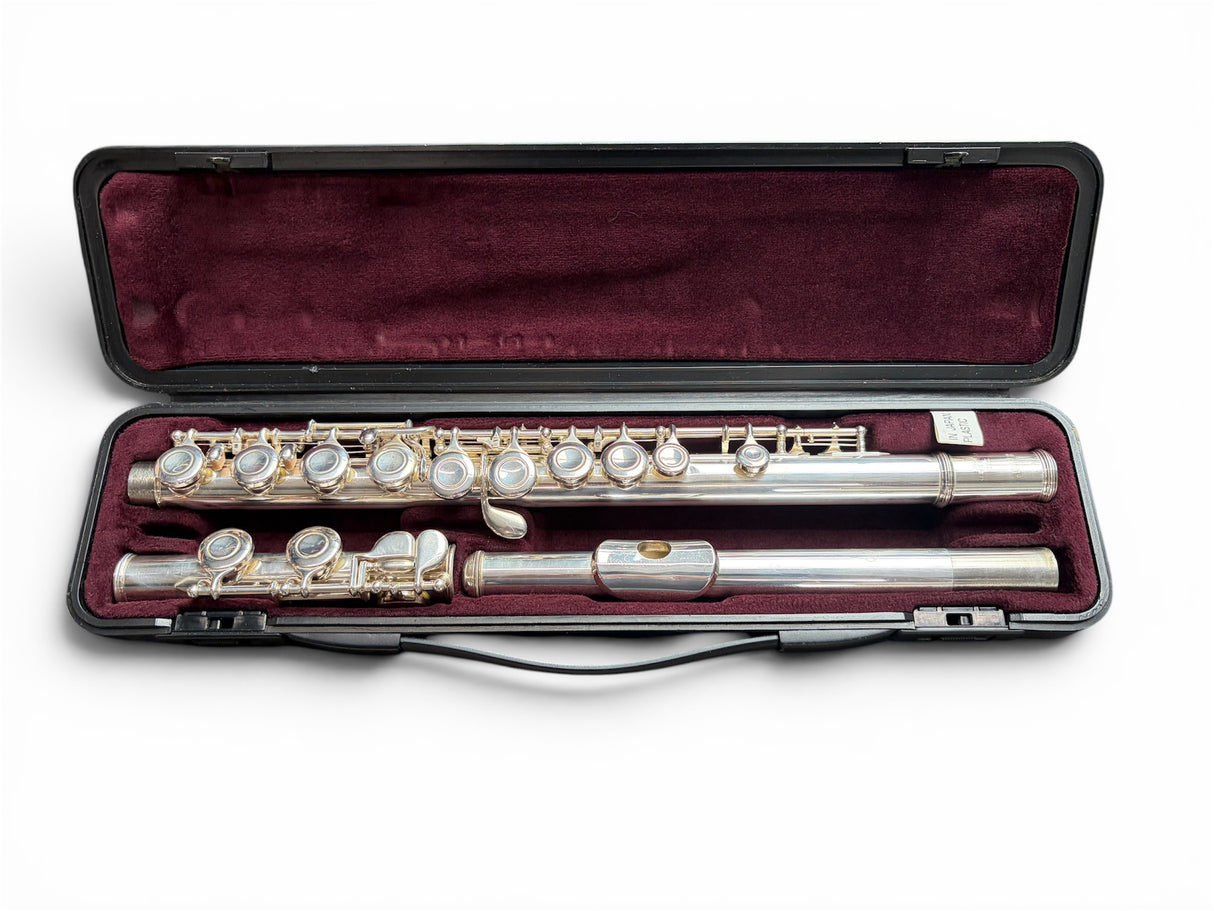 Yamaha YFL211 Flute Outfit
