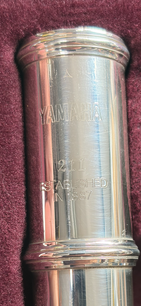 Yamaha YFL211 Flute Outfit