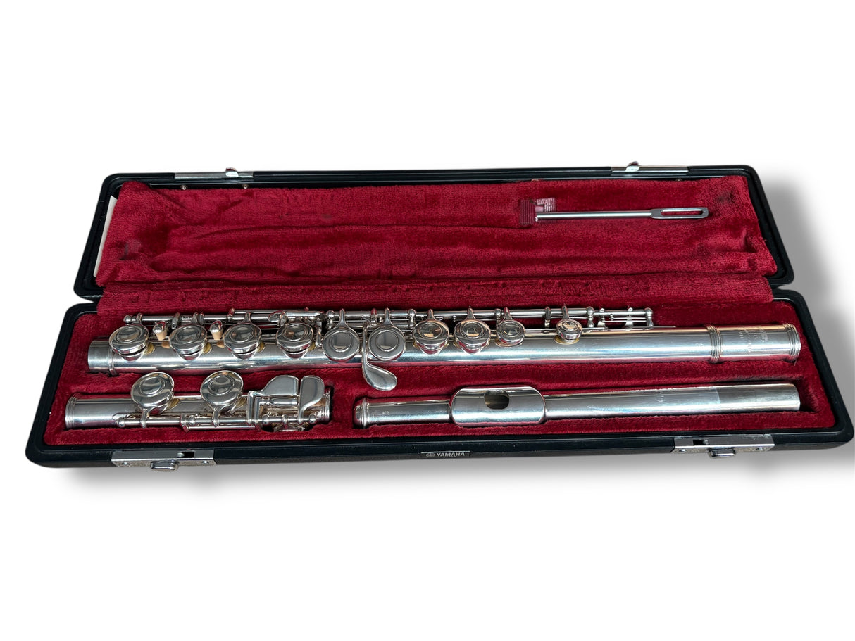 Yamaha YFL211s Flute Outfit