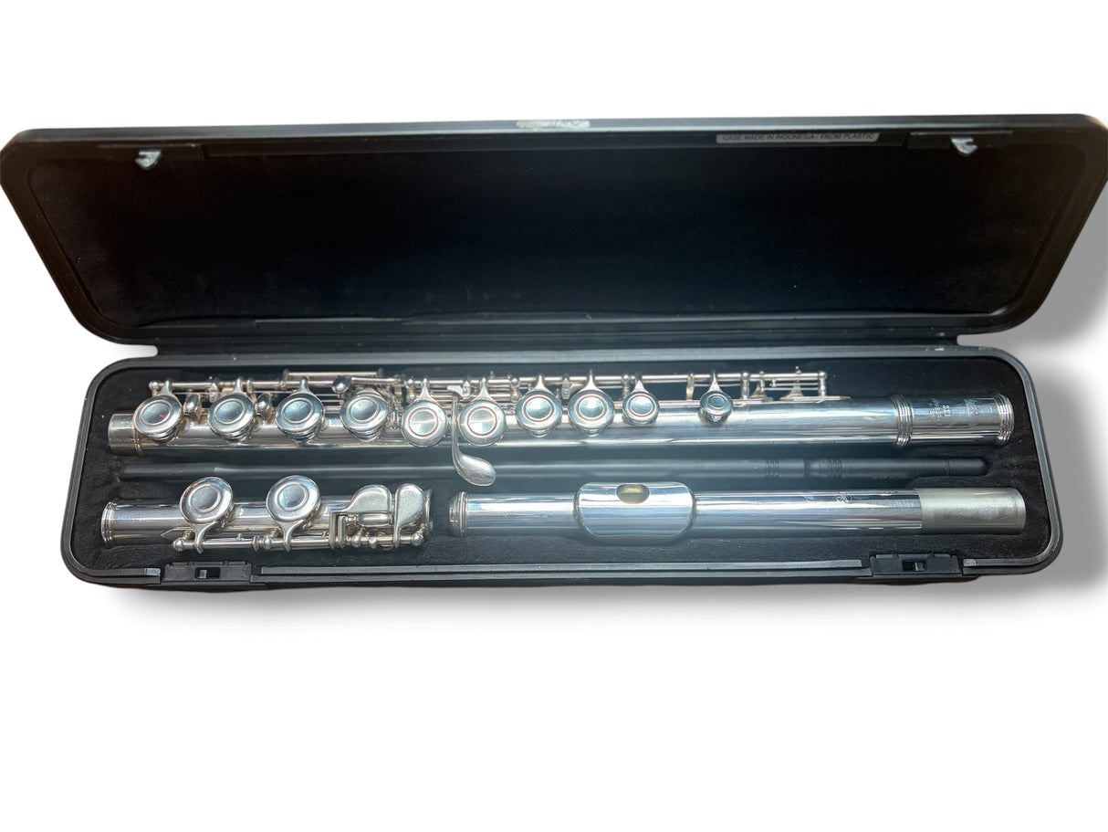 Yamaha YFL211 Flute Outfit