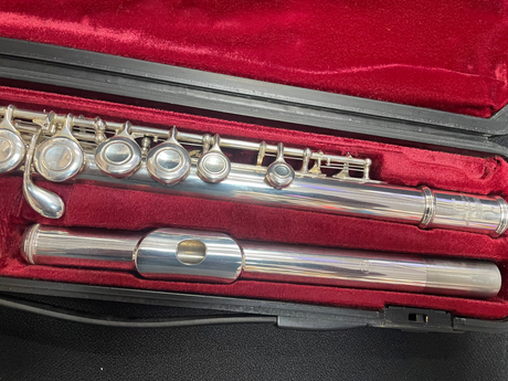 Yamaha YFL211SII Flute Outfit