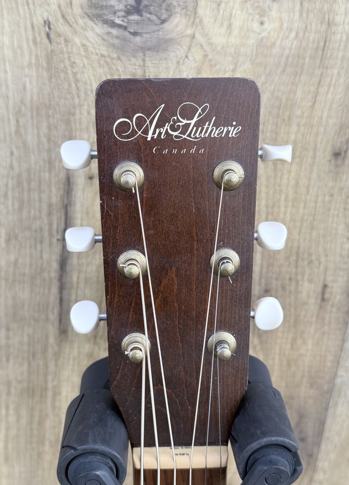 Art & Lutherie Americana Bourbon Burst Q1T