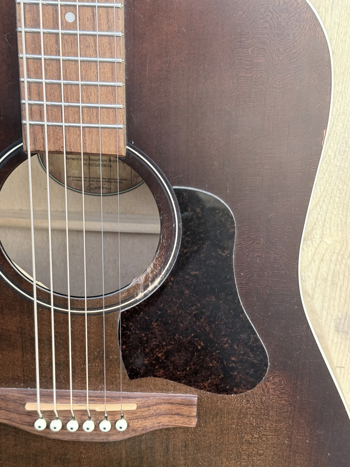 Art & Lutherie Americana Bourbon Burst Q1T