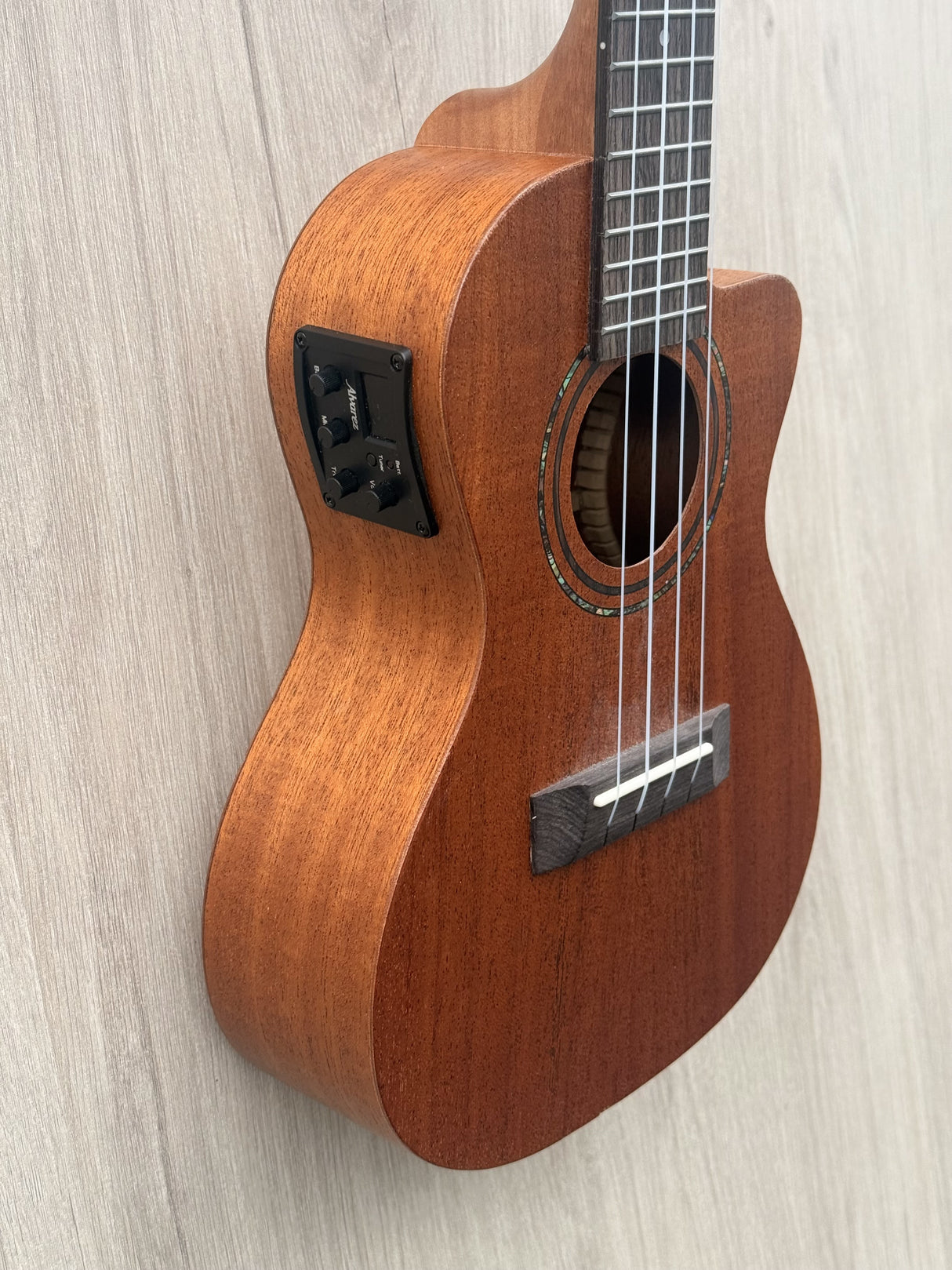 Alvarez RU22CCE Regent Concert Electro-Acoustic Ukulele