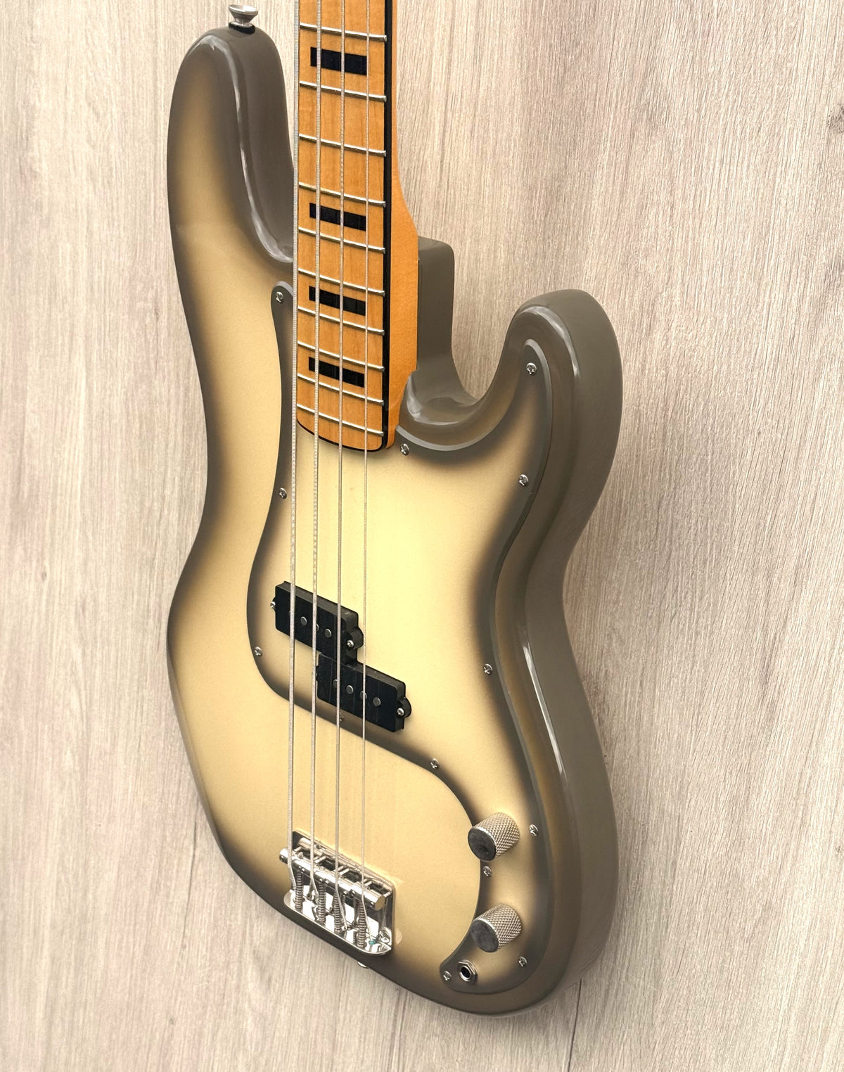Squier FSR Limited Edition Classic Vibe 70s Precision Bass Antigua