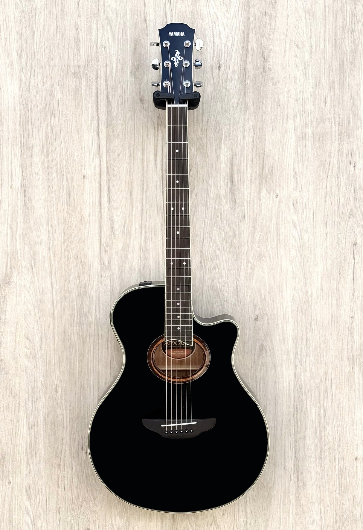Yamaha APX700II Black