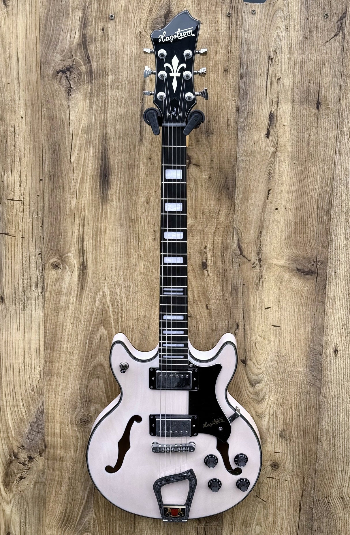 Hagstrom Alvar Swedish Frost Semi-Hollow
