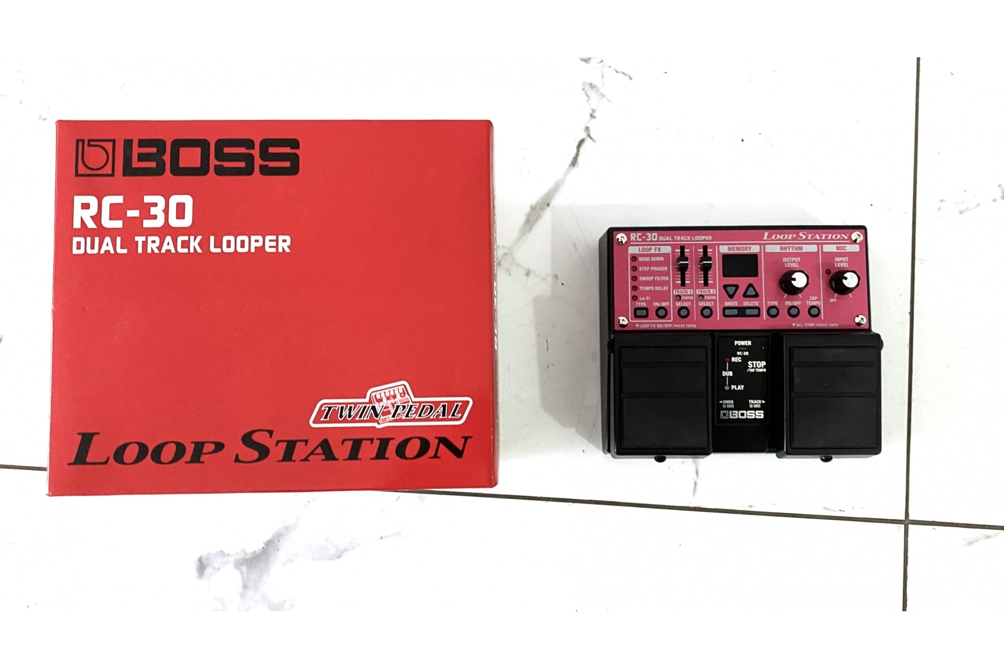 BOSS RC-30 Loop Station アダプタ等あり BOSS - RC-30 | Loop Station BOSS RC-30 専用アダプタ付き ループ