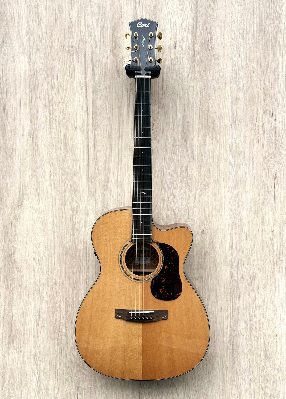 Cort Gold OC6 Natural